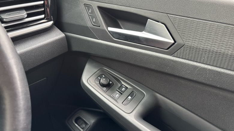 Ford Transit Connect 250 L2 Petrol 1.5 EcoBoost PHEV 150 Limited Van Auto